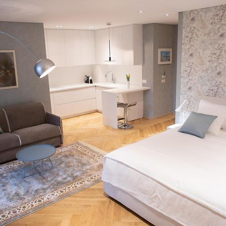 Seven Luxury Suites Tirana Bagian luar foto