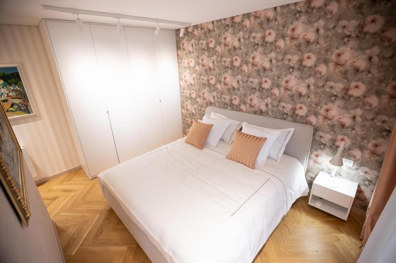 Seven Luxury Suites Tirana Bagian luar foto