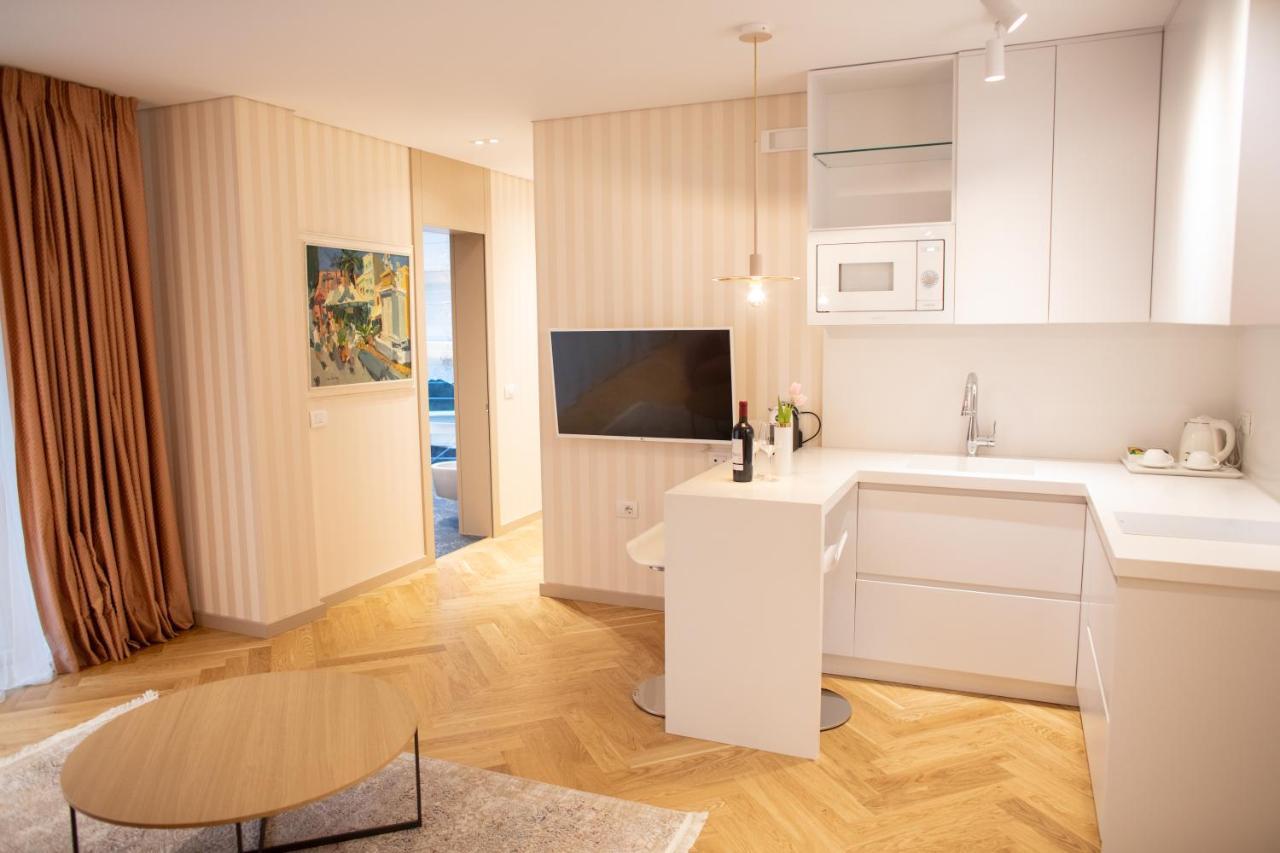 Seven Luxury Suites Tirana Bagian luar foto