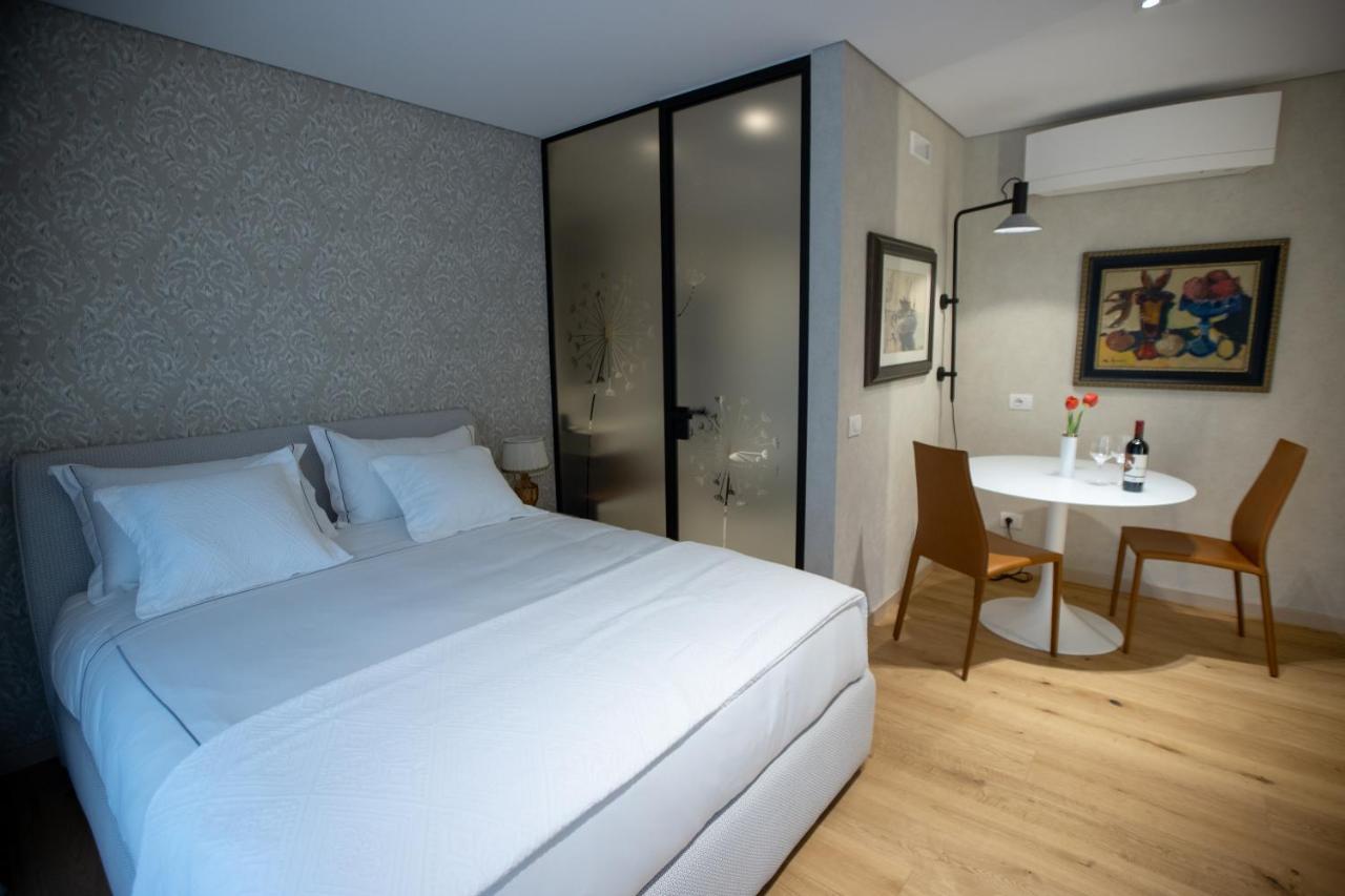 Seven Luxury Suites Tirana Bagian luar foto
