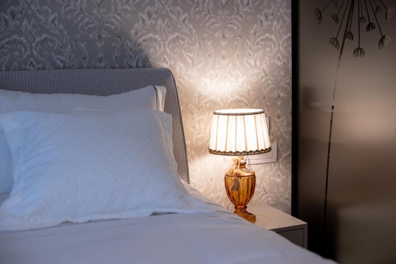 Seven Luxury Suites Tirana Bagian luar foto