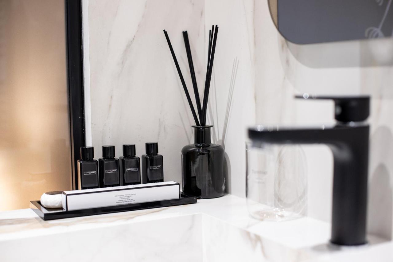 Seven Luxury Suites Tirana Bagian luar foto