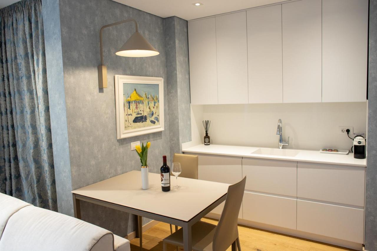 Seven Luxury Suites Tirana Bagian luar foto