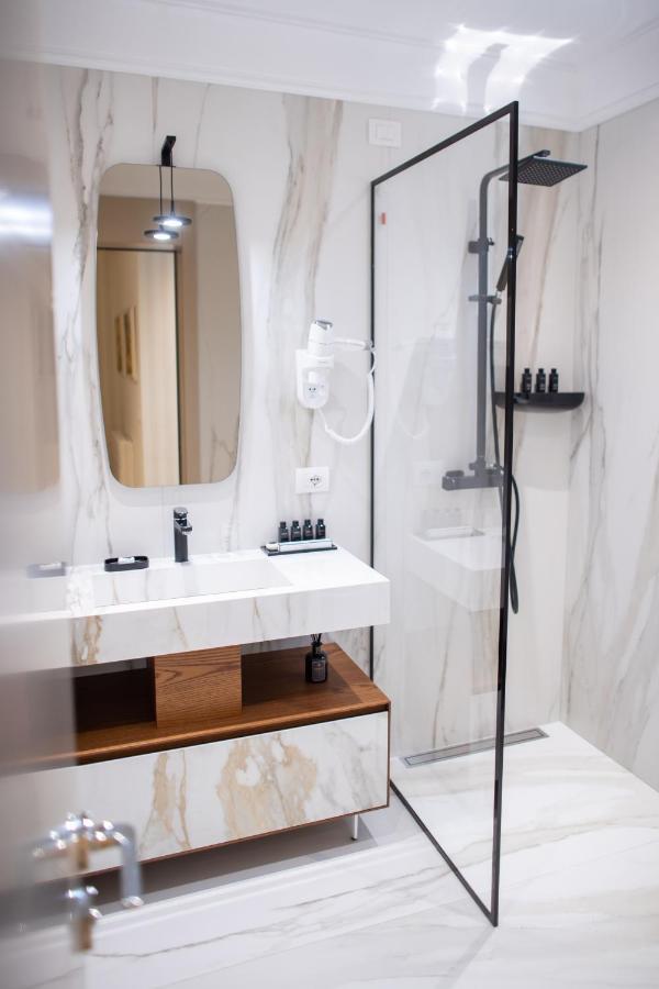 Seven Luxury Suites Tirana Bagian luar foto