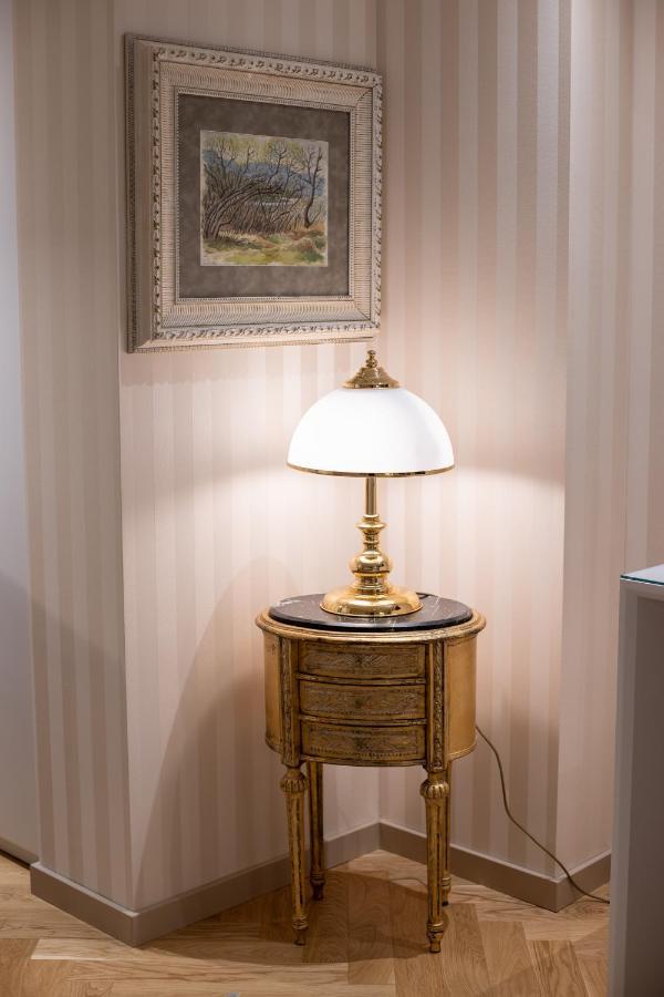 Seven Luxury Suites Tirana Bagian luar foto