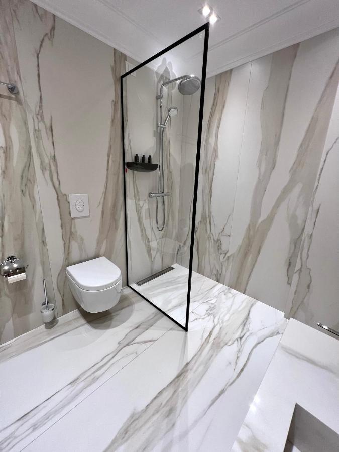 Seven Luxury Suites Tirana Bagian luar foto